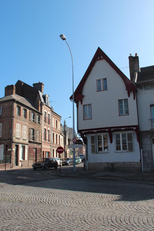 Les Capucines Bed & Breakfast Abbeville Exterior photo