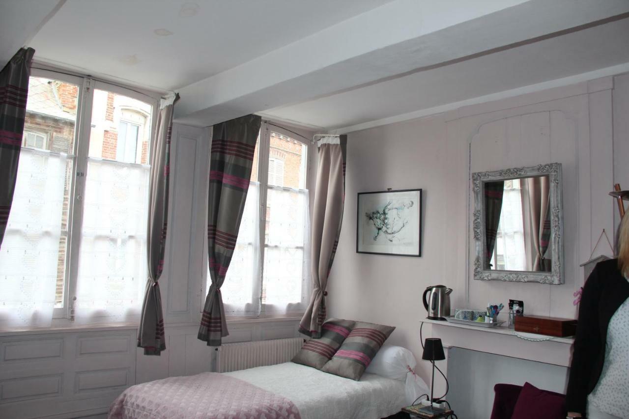 Les Capucines Bed & Breakfast Abbeville Exterior photo
